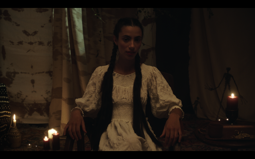 Morjane Ténéré dans le clip "You're not that strong" réalisé par Emilien Marret.